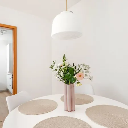 Apartment Modernes Apartment Nahe Zentrum & Bahnhof *